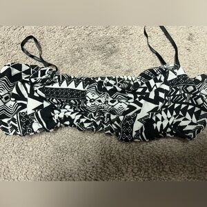 Forever 21 Black and White Patterned Bandeau